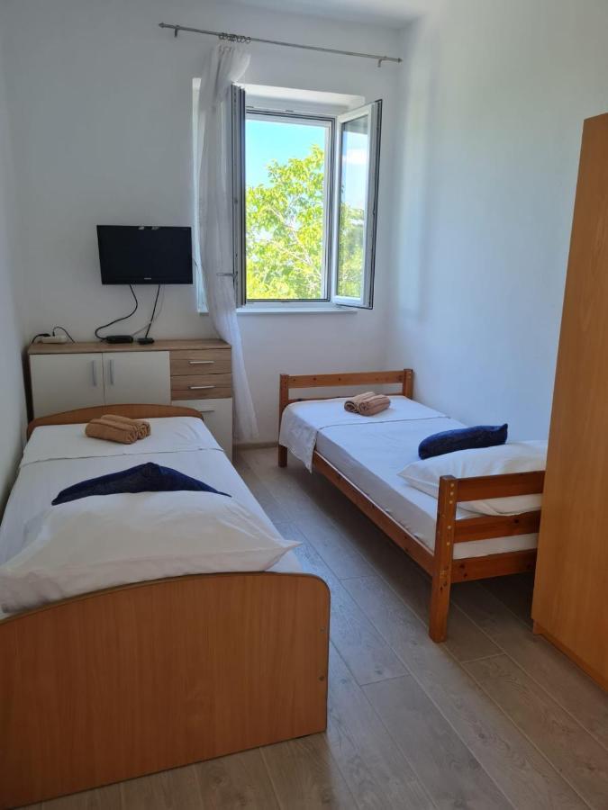 Lovely Apartment Omiš Esterno foto