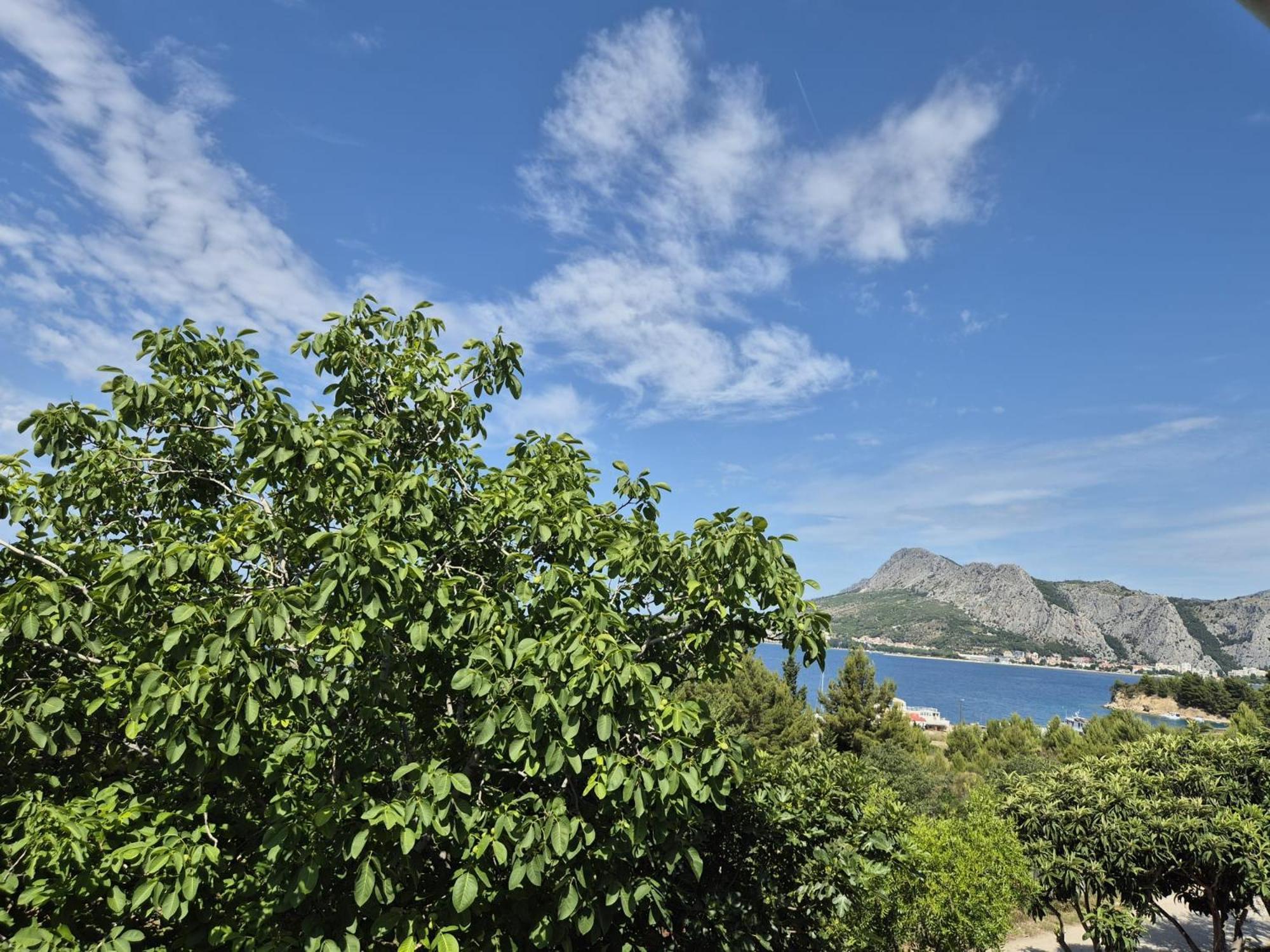 Lovely Apartment Omiš Esterno foto